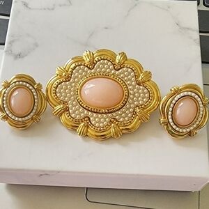 Vintage AVON Set Victorian Spring Stud Earrings & Brooch